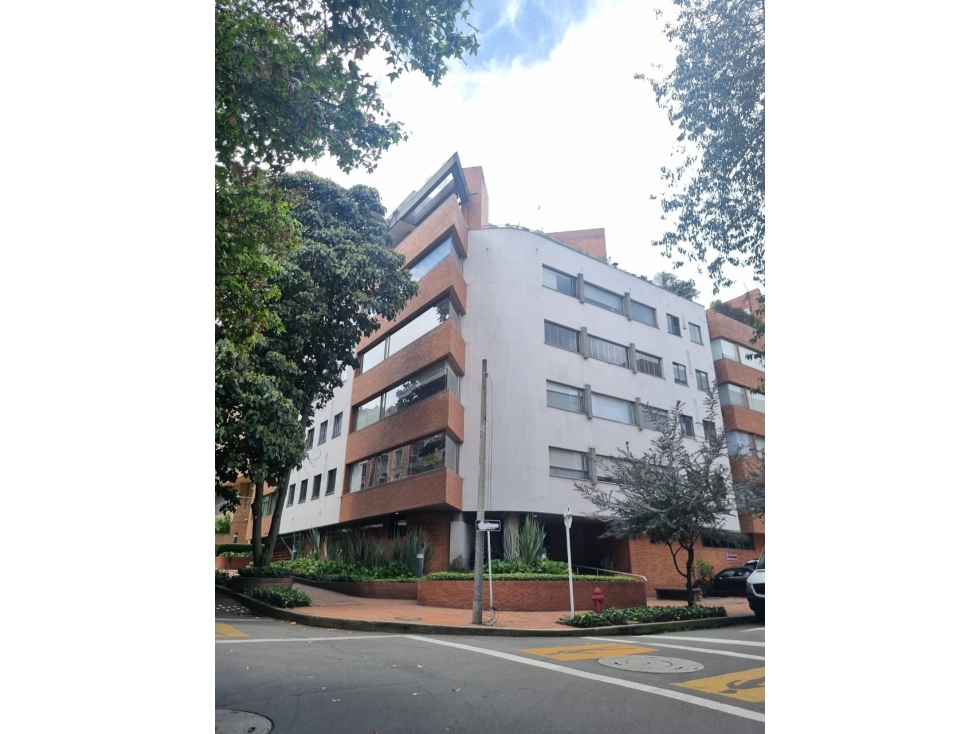 VENTA/ ARRIENDO REMODELADO APTO CHICO RESERVADO, — foto 2
