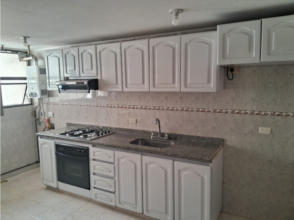 VENTA APARTAMENTO ALHAMBRA, 96 Mts — foto 2