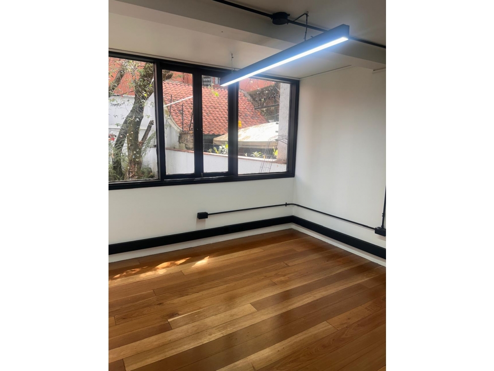 ARRIENDO OFICINA EL NOGAL — foto 2