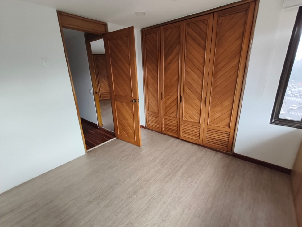ARRIENDO APTO CHICO MUSEO EDIFICIO DE ROGELIO SALMONA — foto 5