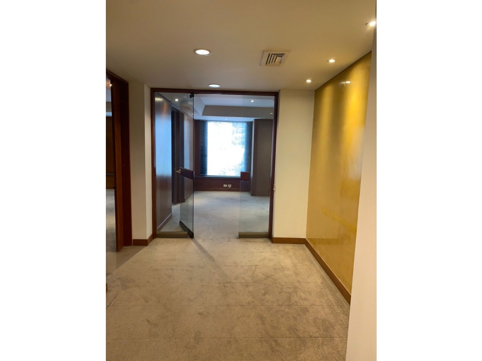 ARRIENDO OFICINA CHICO RESERVADO EDIFICIO CITIBANK, — foto 3