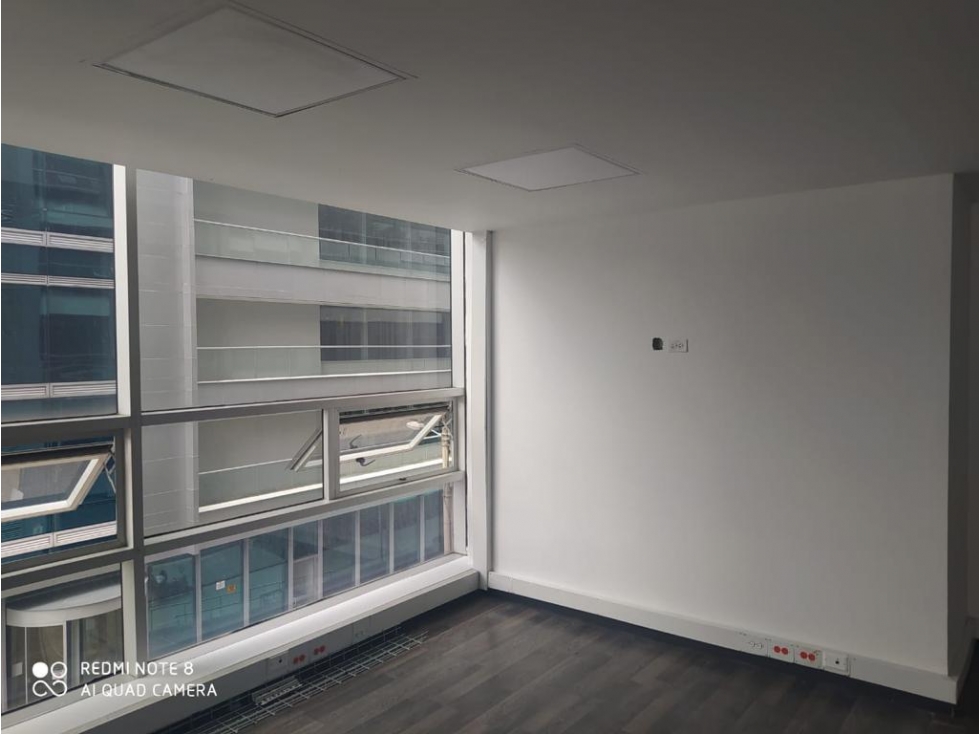 VENTA/ARRIENDO OFICINA CHICO Cll 100 — foto 3