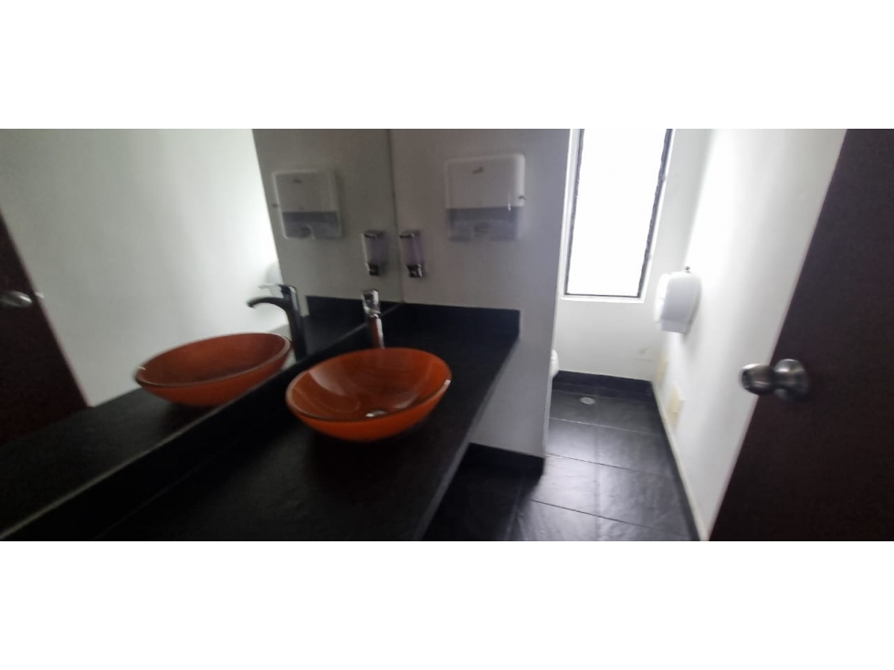 ARRIENDO PARA OFICINA CASA ILARCO EN CALLE CERRADA, 2 NIVELES — foto 3
