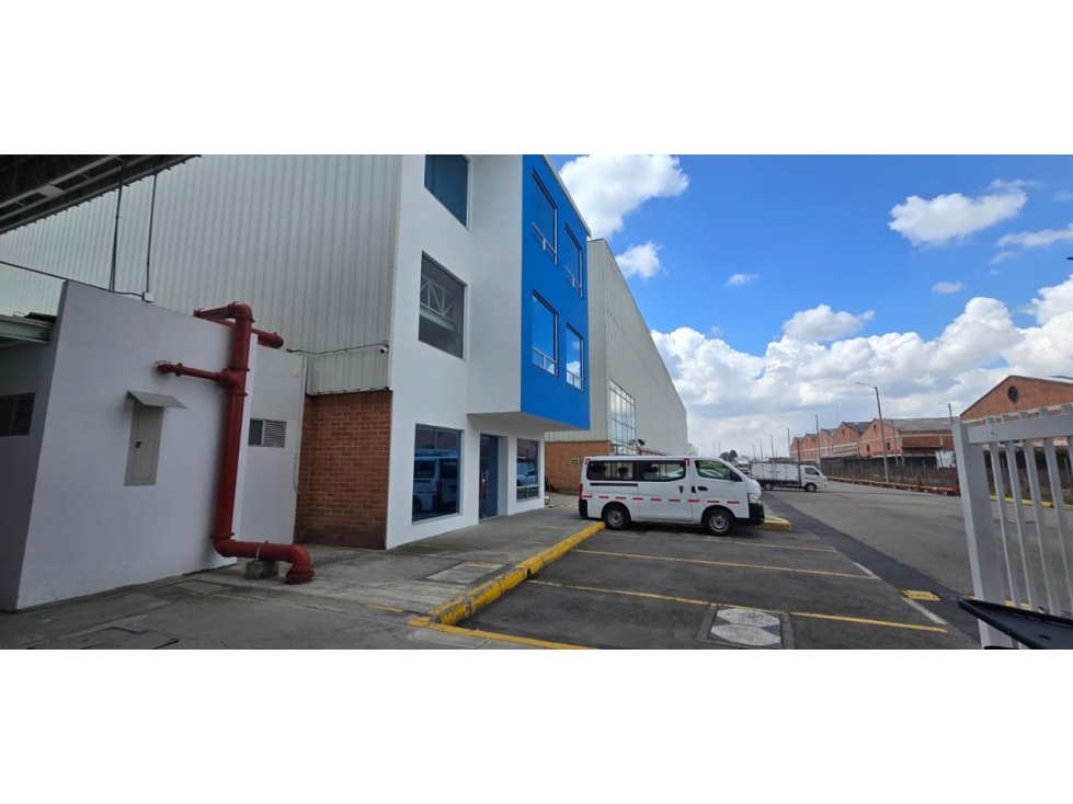 VENTA 2 BODEGAS UNIDAS CON DOBLE ENTRADA ADELANTE SIBERIA - 3