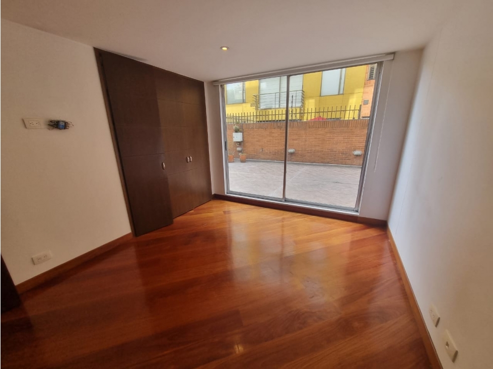 VENTA APARTAMENTO SANTA PAULA CON TERRAZOTA — foto 3