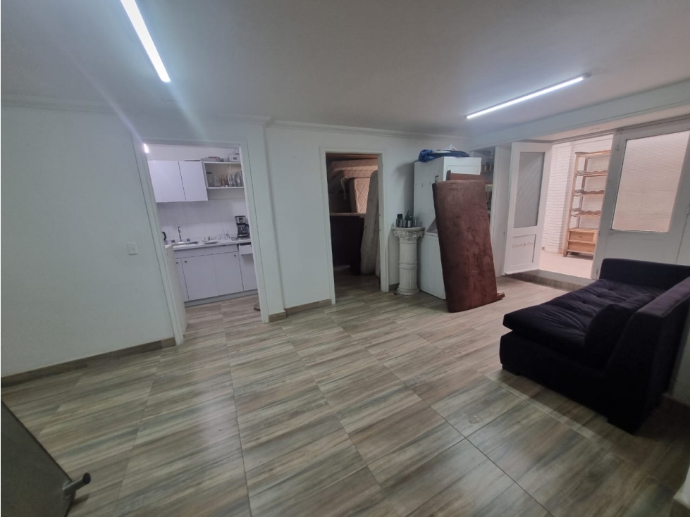 VENTA APARTAMENTO SANTA PAULA PARA REMODELACION TOTAL — foto 3