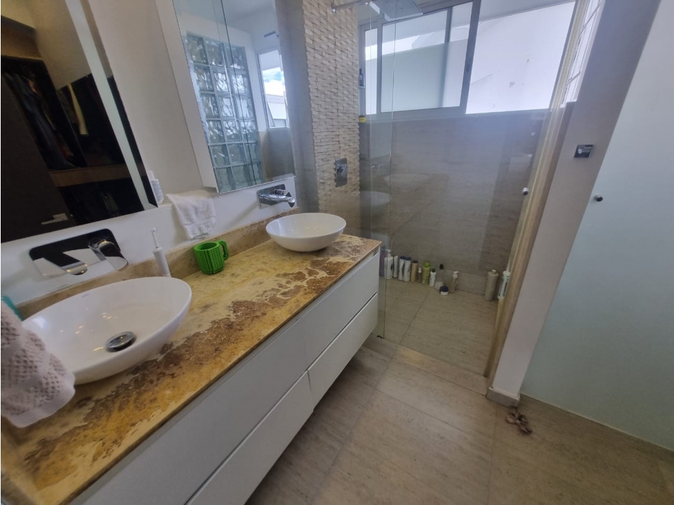 VENTA TOTALMENTE REMODELADO APTO SANTA BARBARA CENTRAL DUPLEX — foto 3