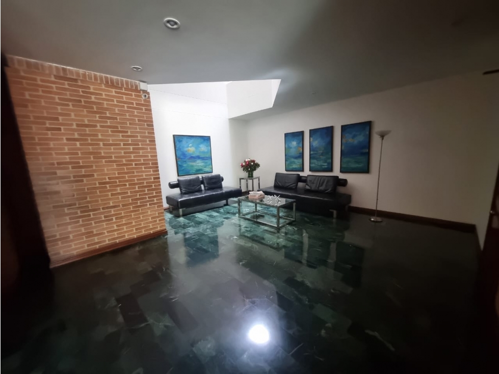 VENTA/ ARRIENDO REMODELADO APTO CHICO RESERVADO, — foto 3