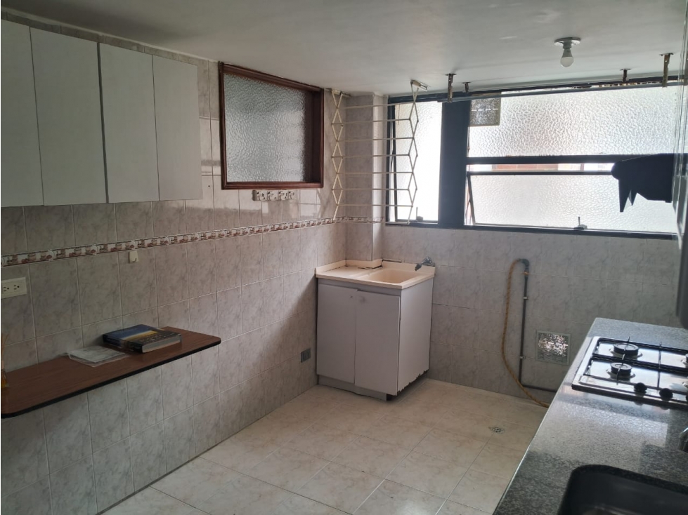 VENTA APARTAMENTO ALHAMBRA, 96 Mts — foto 3