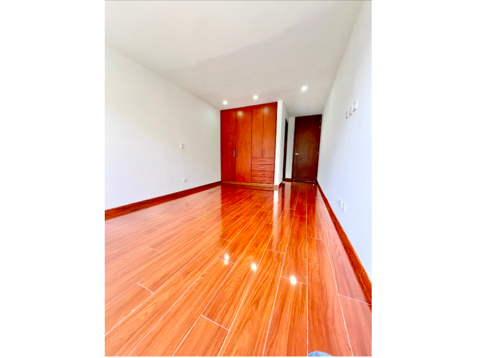 ARRIENDO APARTAMENTO PENTHOUSE SAN PATRICIO FRENTE AL PARQUE — foto 5