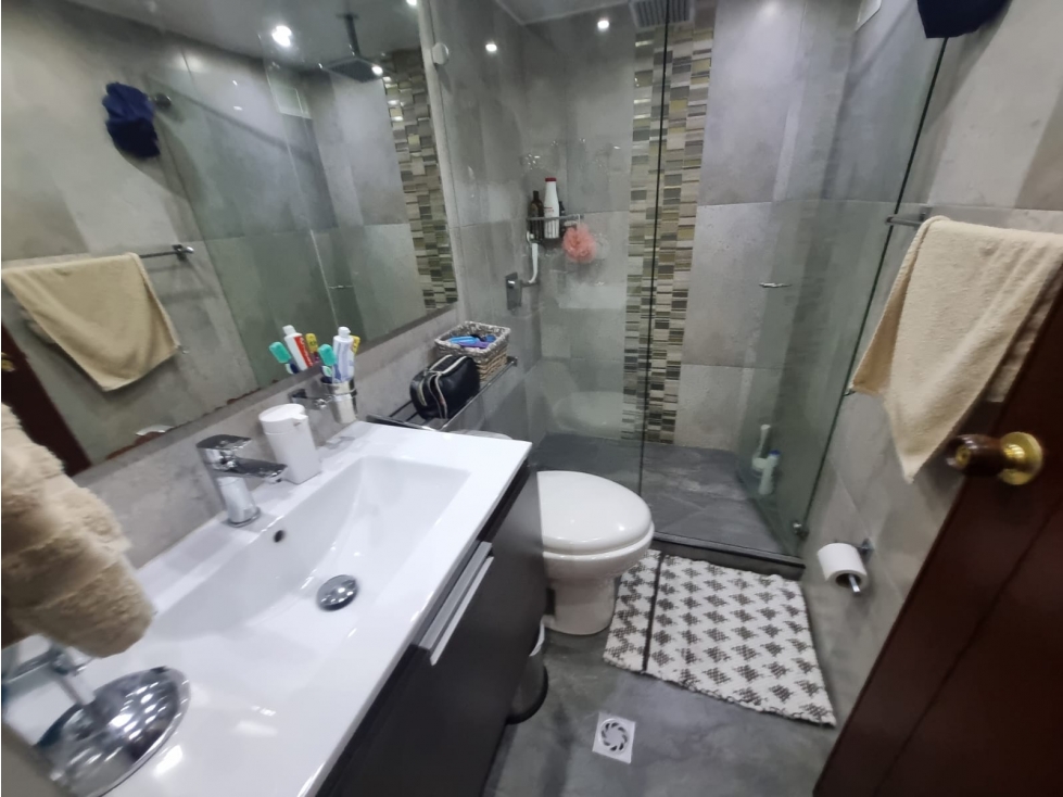 VENTA REMODELADO, APARTAMENTO SANTA BÁRBARA UNICENTRO BUGANVILLA — foto 6