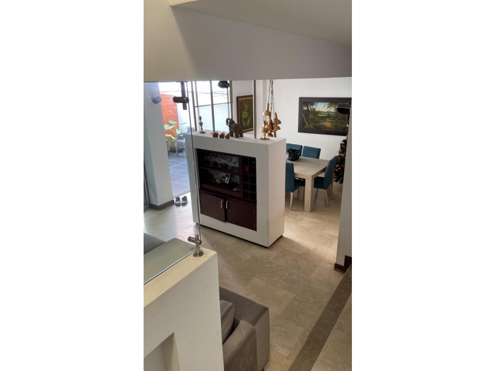 CASA REMODELADA EN UNIDAD DE CIUDAD JARDIN