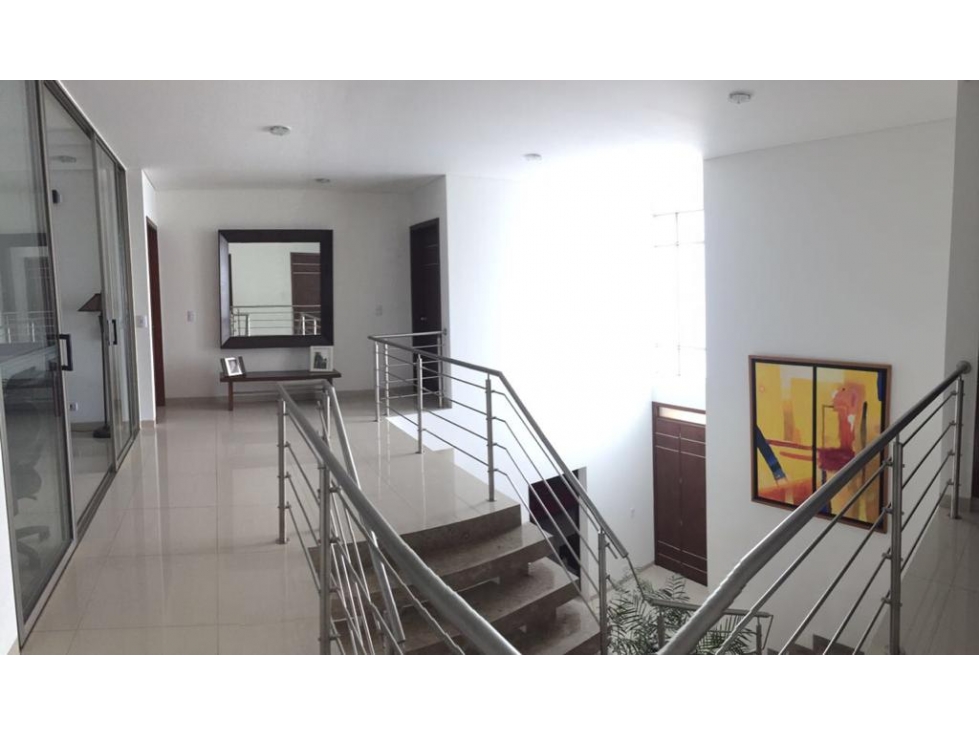 CASA EN ALTOS DE CIUDAD JARDIN EN UNIDAD CERRADA — foto 4