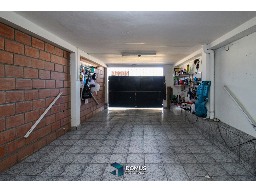 VENTA CASA - AV. SOLIS PIZARRO - 3