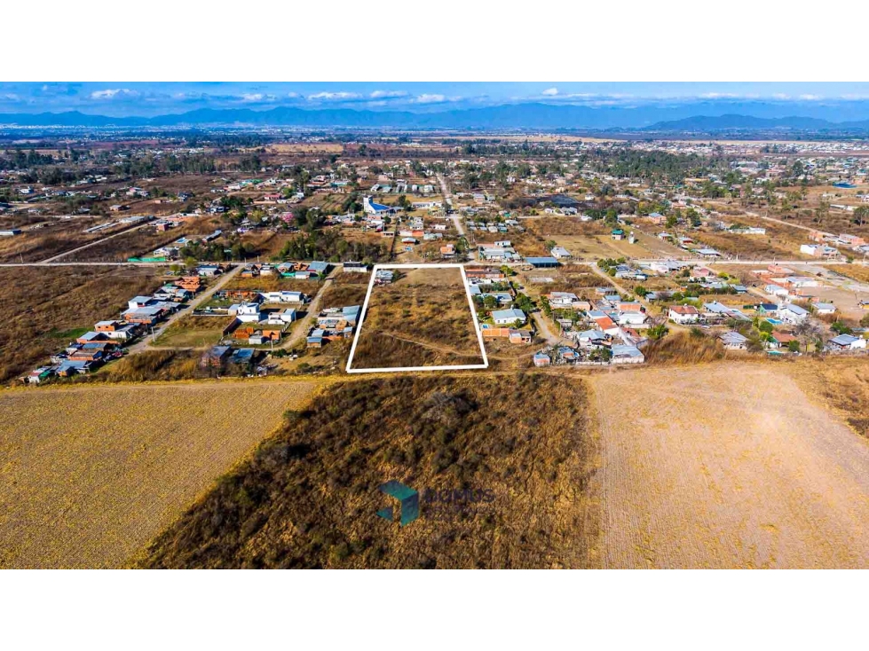 VENTA CASA CON TERRENO DE 1 HA EN EL ENCÓN - 5
