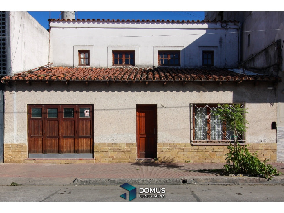 VENTA CASA URQUIZA 1200 MACROCENTRO - 1