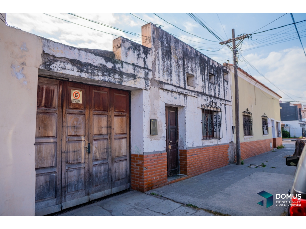 VENTA CASA ESQUINA URQUIZA - 1