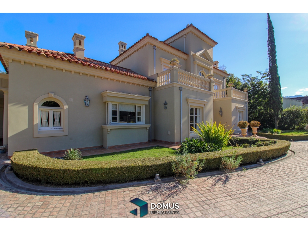 VENTA CASA DE CATEGORIA EN EL TIPAL CLUB DE CAMPO - 2
