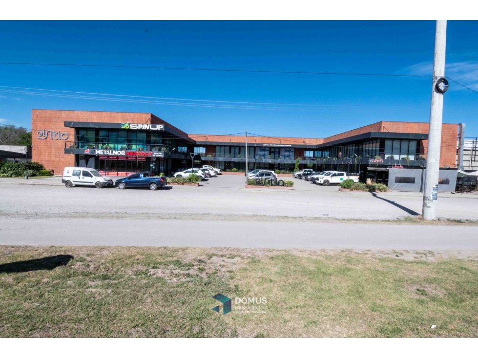 VENTA LOCAL COMERCIAL EN EL SITIO - SAN LORENZO CHICO - 3