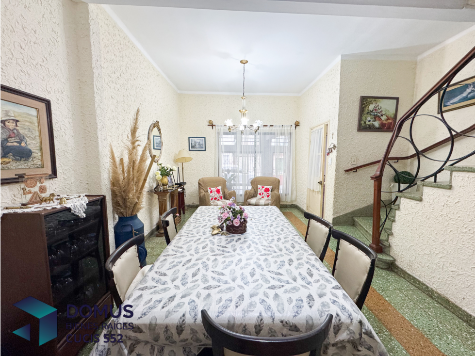 VENTA CASA CALLE NECOCHEA - 1