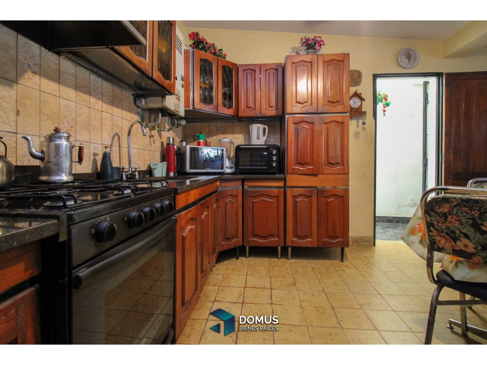 VENTA CASA - AV. SOLIS PIZARRO - 6