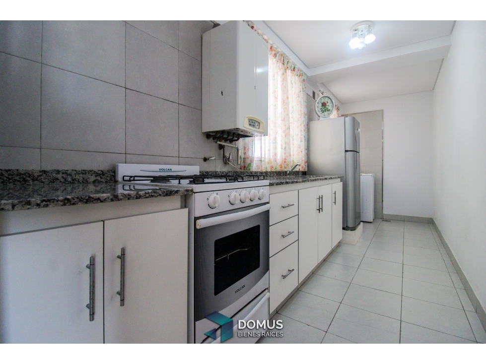 VENTA DEPARTAMENTO DOS DORMITORIOS SOBRE AV. BELGRANO - 1