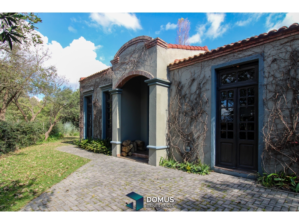 VENTA CASA DE CATEGORIA EN B° PRIVADO LOS OLMOS - 3