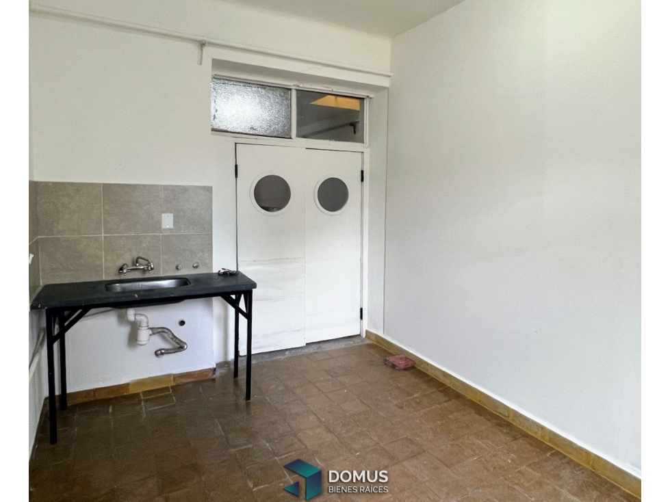 VENTA LOCAL COMERCIAL ALVARADO AL 200 - 6