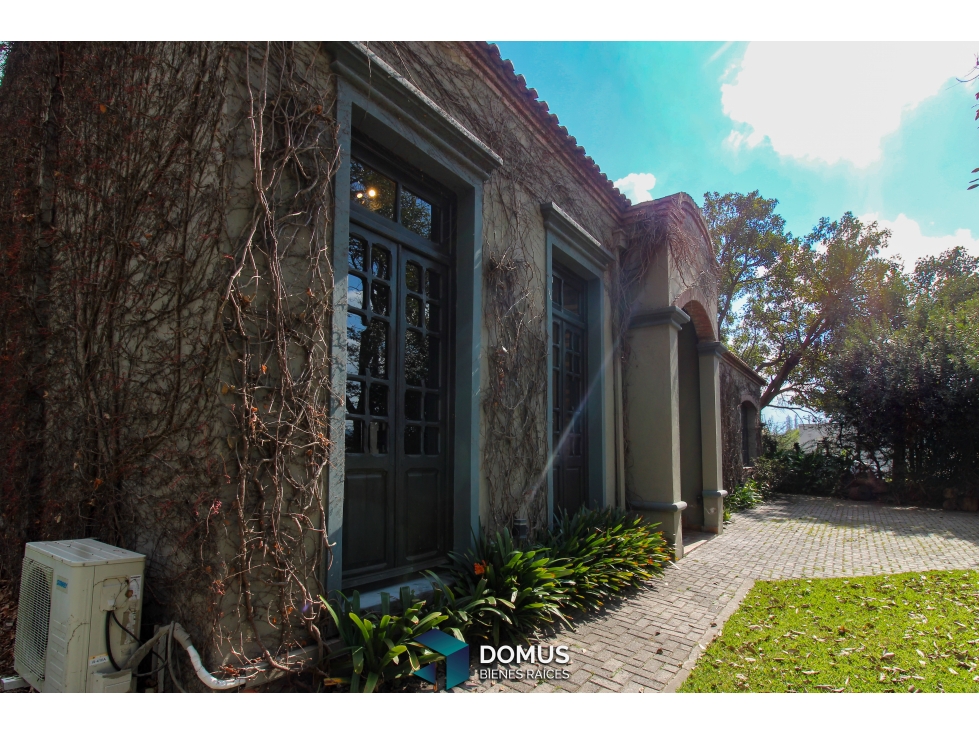 VENTA CASA DE CATEGORIA EN B° PRIVADO LOS OLMOS - 6