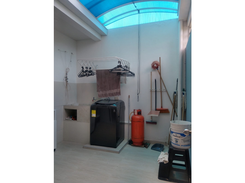 VENDO CASA 2PISOS Y SOTANO CONUNTO CERRADO VIA AL PEÑON GIRARDOT CUND — foto 5