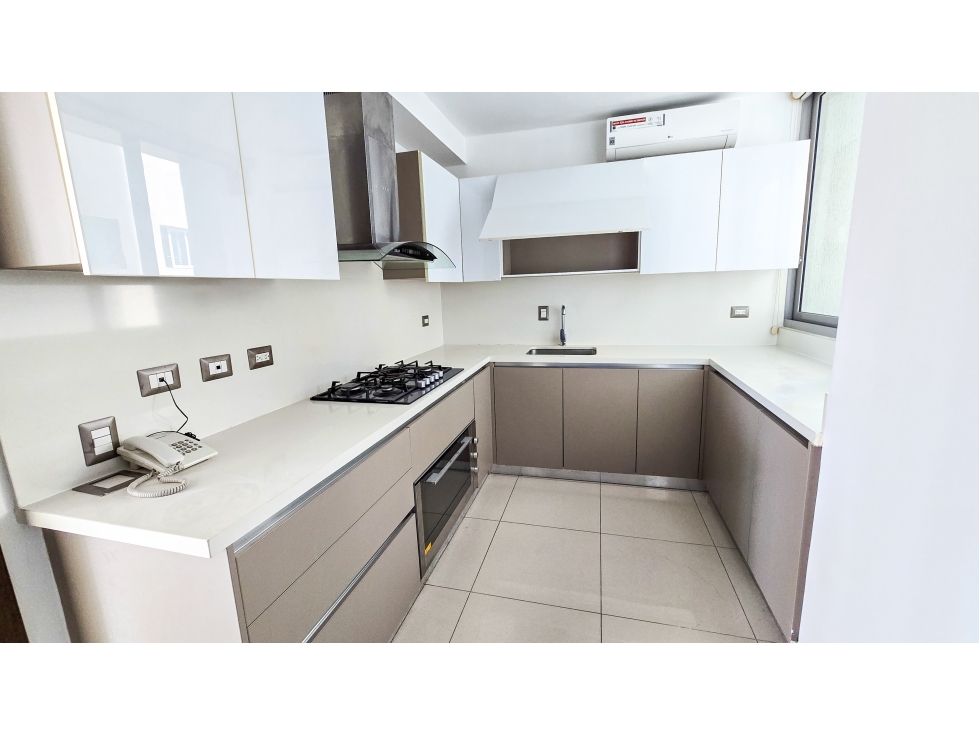 SE VENDE APARTAMENTO EN COSTA DEL ESTE CON VISTA AL MAR