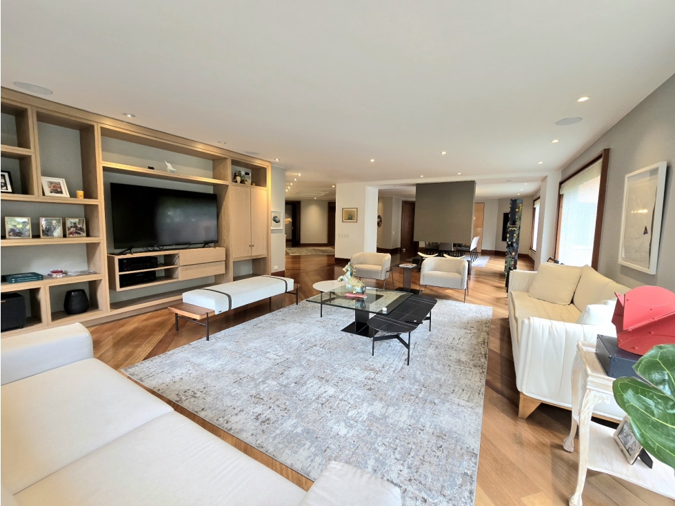 SE ARRIENDA APARTAMENTO EN CHICÓ CON TERRAZA