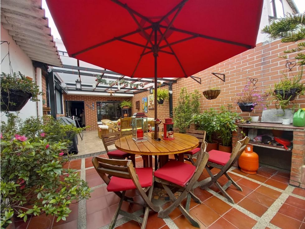 SE VENDE CASA EN NIZA