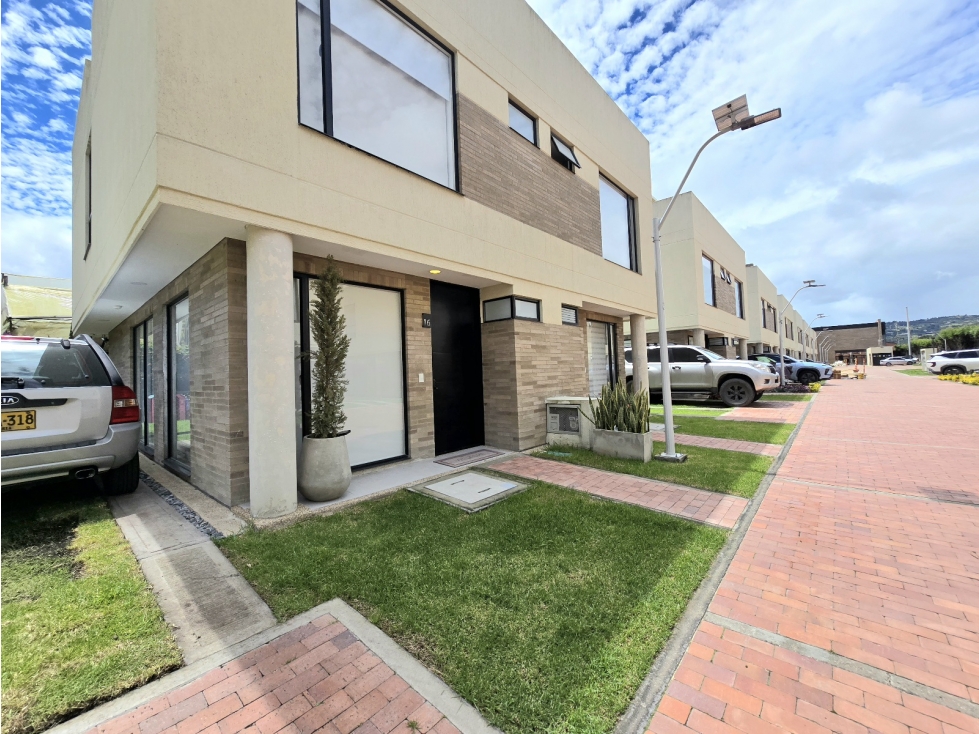 SE VENDE CASA EN CHIA CONJUNTO CERRADO