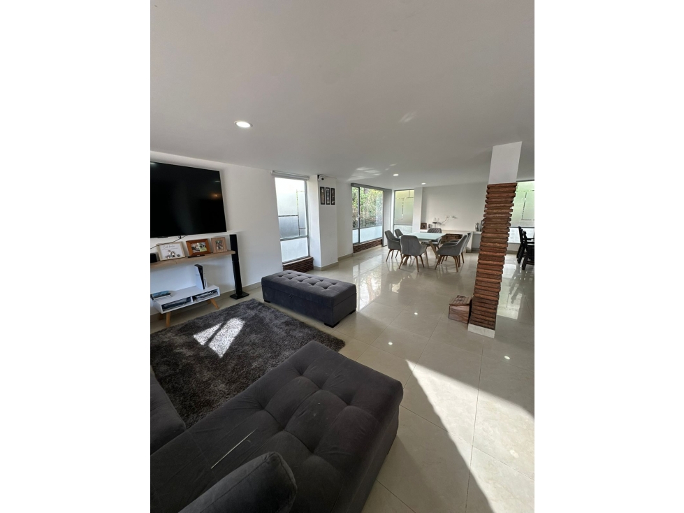 Casa en VENTA de 204 m² en CHIA 4 Alcobas Terraza 2 Garajes — foto 3