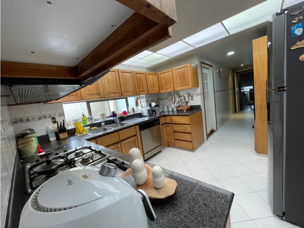 SE VENDE CASA EN SANTA BÁRBARA CENTRAL