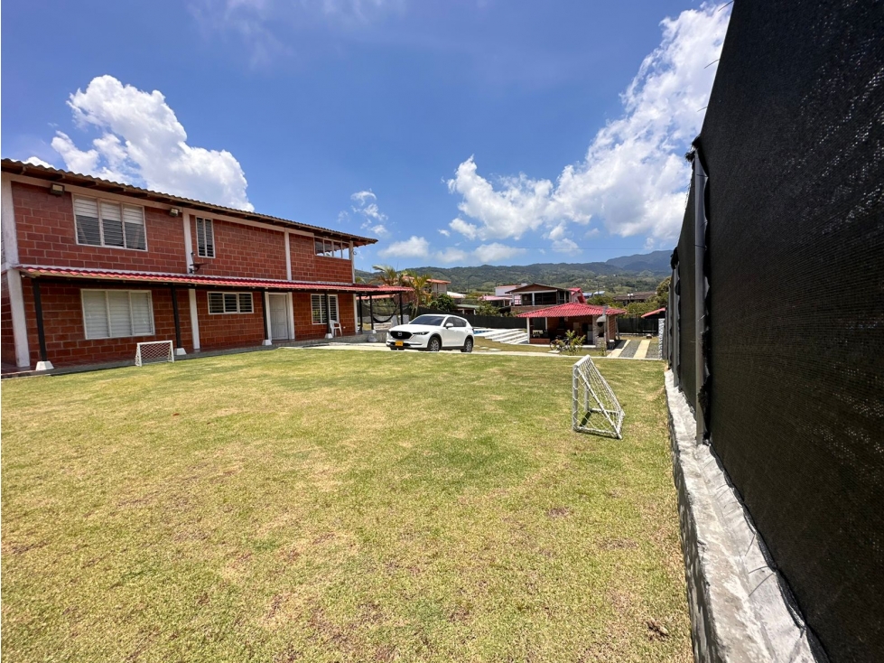 VENDO CASA CAMPESTRE EN EL QUEREMAL (1094MT2) LA SONORA