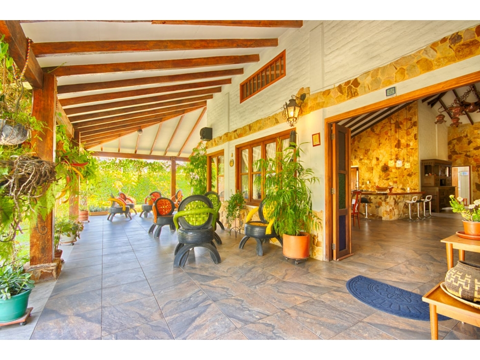 HERMOSA CASA CAMPESTRE EN ROZO