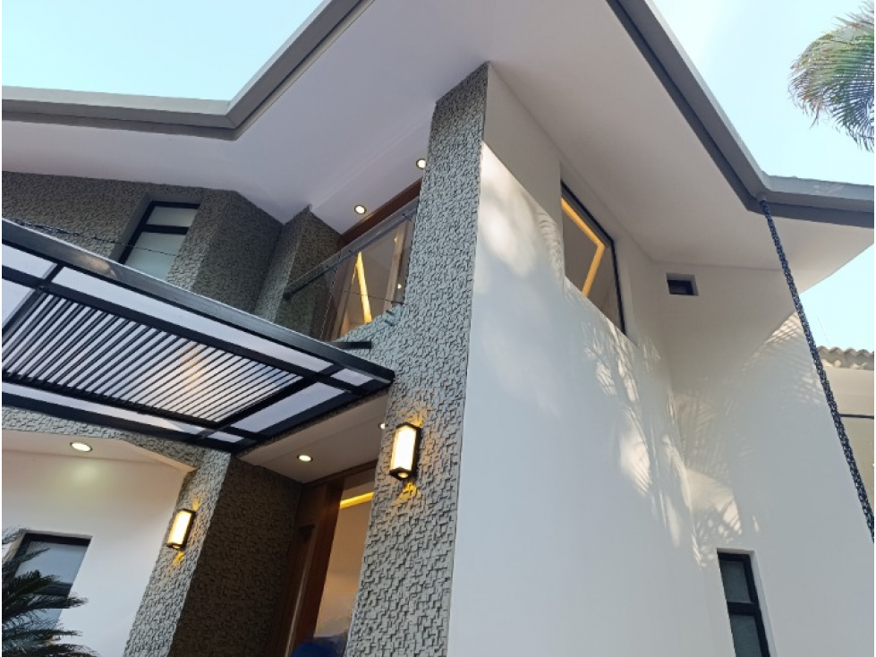 CASA LUXURY EN PARCELACION DAPA 2.130M2