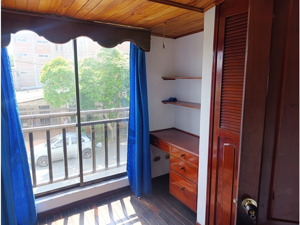 CASA EN VENTA CON APARTAMENTO INDEPENDIENTE PRADOS DEL NORTE