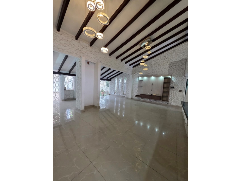 CASA EN VENTA VIPASA CALI NORTE 2 NIVELES 252M2