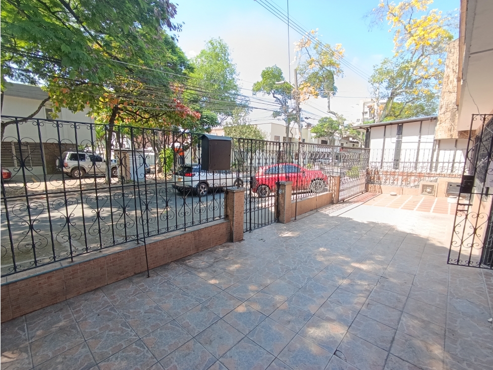 CASA EN VENTA LA FLORA NORTE DE CALI 312M2