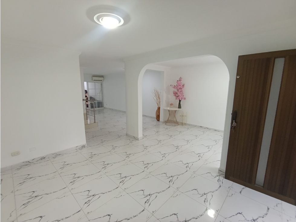 CASA EN VENTA MODERNA LA FLORA CALI NORTE — foto 3