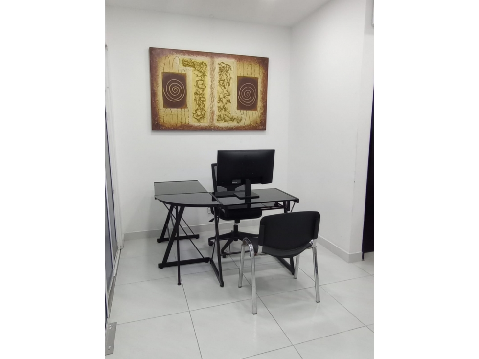 LOCAL EN VENTA EN EL CENTRO COMERCIAL LA PASARELA 2DO PISO 40M2 1BAÑO — foto 2