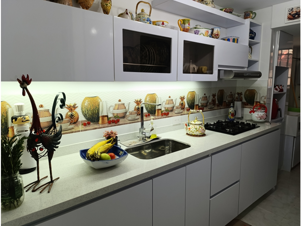APARTAMENTO EN VENTA AMPLIO SECTOR CHIPICHAPE — foto 3