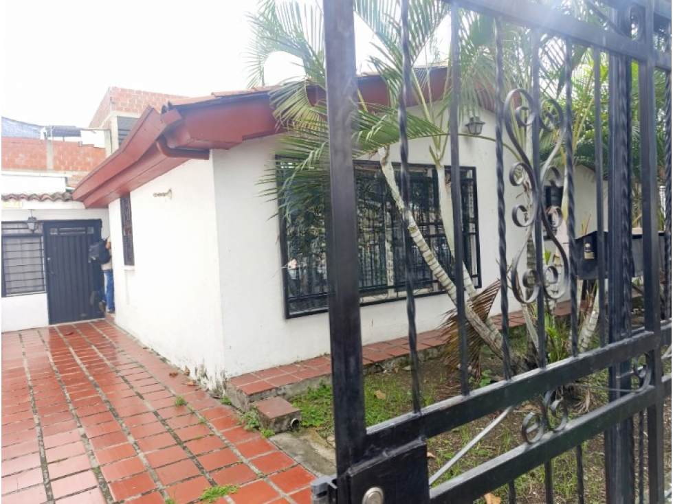 CASA AMPLIA EN VENTA VIPASA RESIDENCIA O NEGOCIO