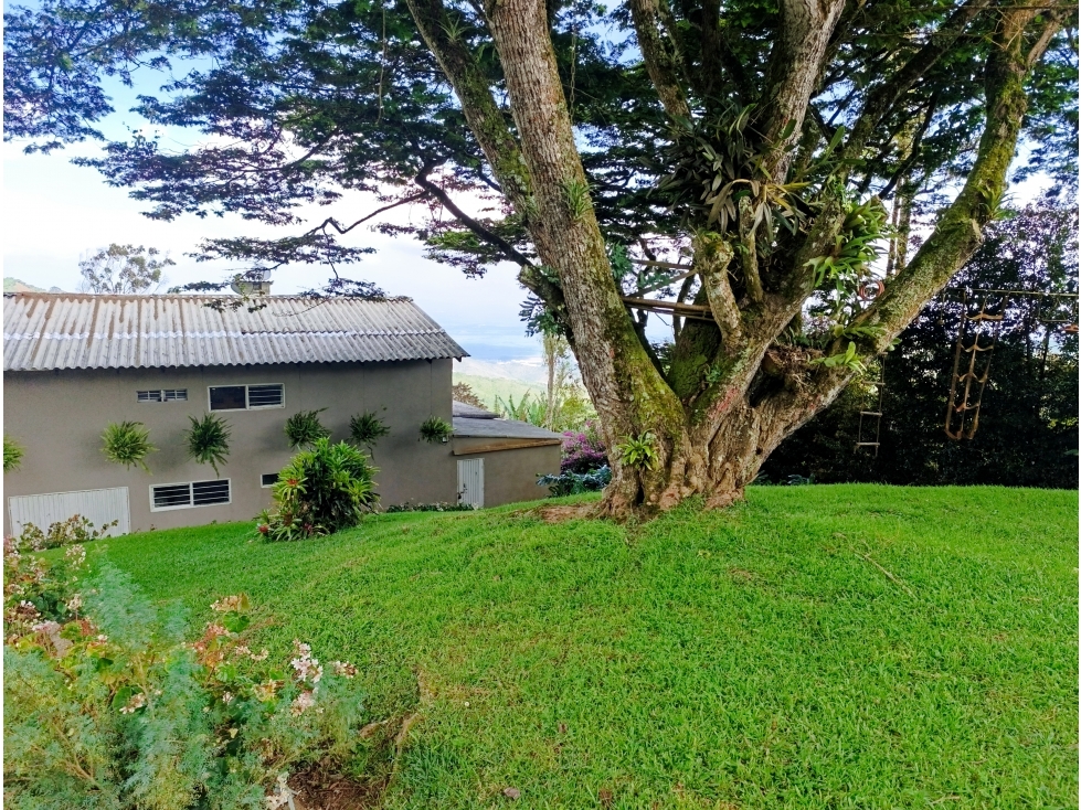 LOTE CON FINCA CAMPESTRE EN DAPA ALTO - VISTA A CALI