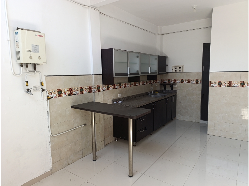CASA EN VENTA CON APARTAMENTO INDEPENDIENTE PRADOS DEL NORTE — foto 4
