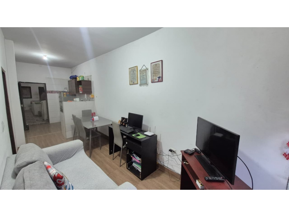 VENTA CASA DE 3 PISOS CON PLANCHA EN EL VERGEL A 2 CASAS DE LA CRA 39 — foto 4