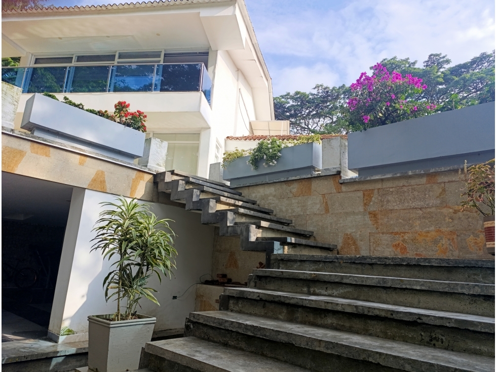 CASA EN VENTA EN CONDOMINIO BAJO DAPA 3100M2 - 4